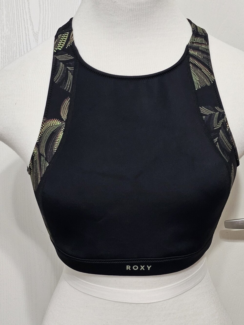 Roxy Pro Wave black crop bikini top Size M